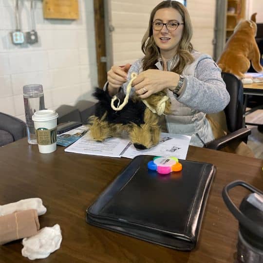 Confidently learn what to do in case of pet illness, injury, or emergency Confidently learn what to do in case of pet illness, injury, or emergency